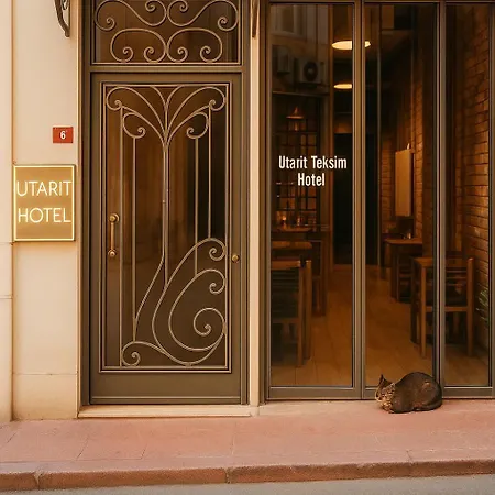 Greenpoint Hotel *